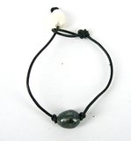 Bracelet Wht & Black Pearl on Black Leather-jewellery-Beadthemup