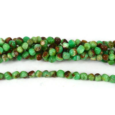 Chrysophase Polished s/drill cube Approx 8mm strand 67 beads