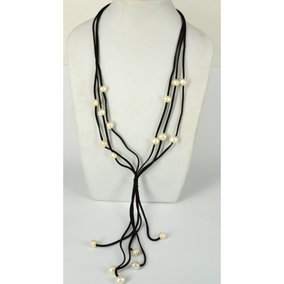 Faux Suede & 18 Fresh Water Pearl necklace Black 72cm +20cm tassel