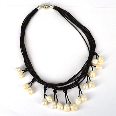 Leather & 18 Fresh Water Pearl necklace Magnetic clasp Black 45cm