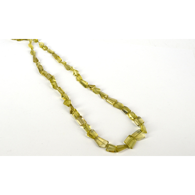 Olive Quartz Fac.Nugget app 7x12mm str 40 beads