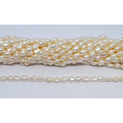 Freshwater Pearl Baroque 5-6mm strand 46 beads